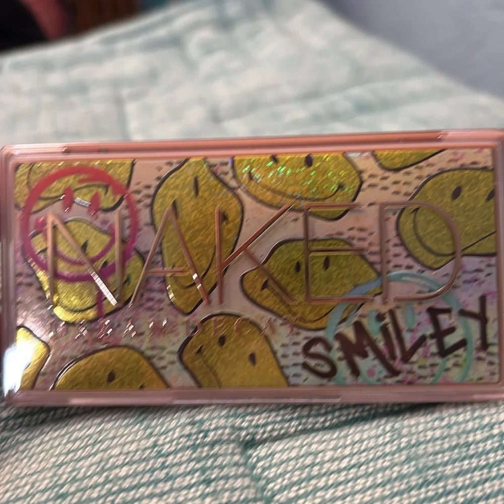 NIB Urban Decay Naked Smiley Mini Palette